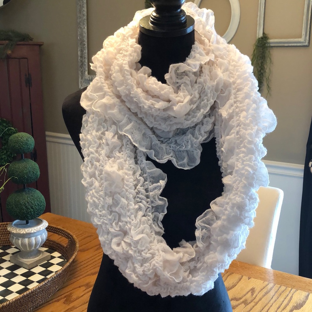 SALE 🎉 4 For $10 🎉 White Ruffled Infinity Scarf NWOT

From Smoke Free Home